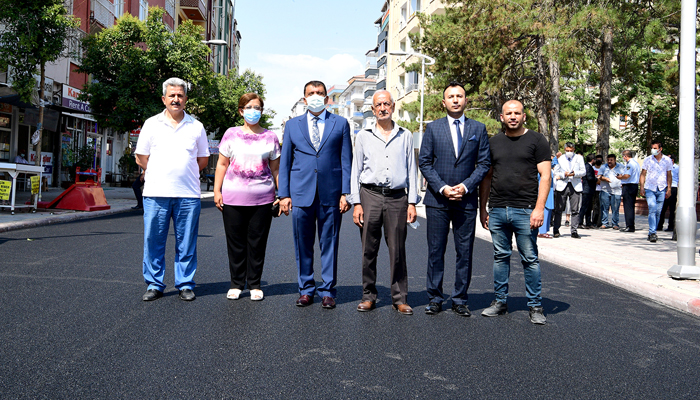 Büyükşehir Belediyesi Tarafından Cengiz Topel Ve Fahri Kayahan Caddeleri Arasındaki Yollar Asfaltlanıyor